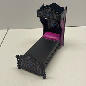 Disney Frozen Animators Littles Series Anna’s Royal Bed for Castle Playset